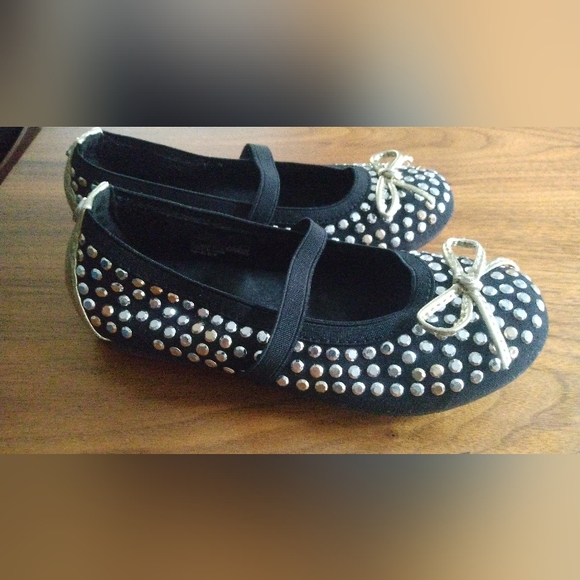 Stuart Weitzman Fannie Tara Strap Ballet Flats w/gold bows&metallic studs sz12 - Picture 2 of 8